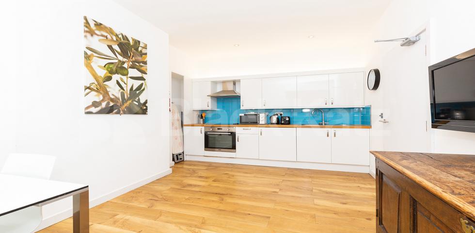 			LOCATION LOCATION LOCATION !!!, 1 Bedroom, 1 bath, 1 reception Apartment			 BYNG PLACE WC1E, RUSSELL SQUARE - EUSTON  FITZROVIA